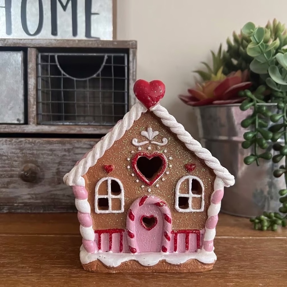 New Decorative Light up Gingerbread House